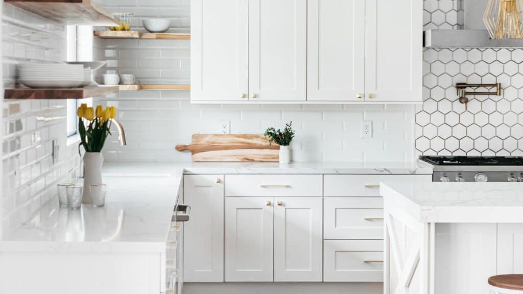 Replacing vs Refacing Kitchen Cabinets